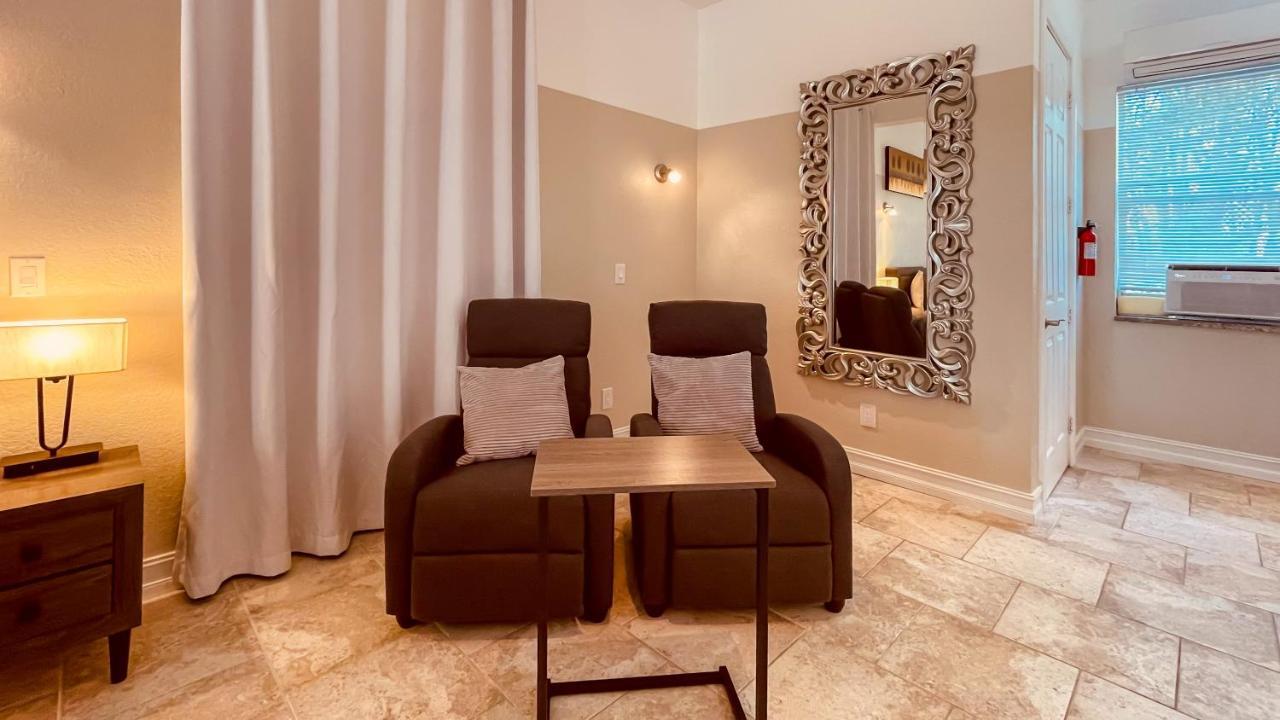 White Orchid Apartments 麥爾茲堡 外观 照片
