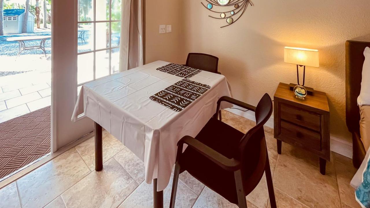 White Orchid Apartments 麥爾茲堡 外观 照片
