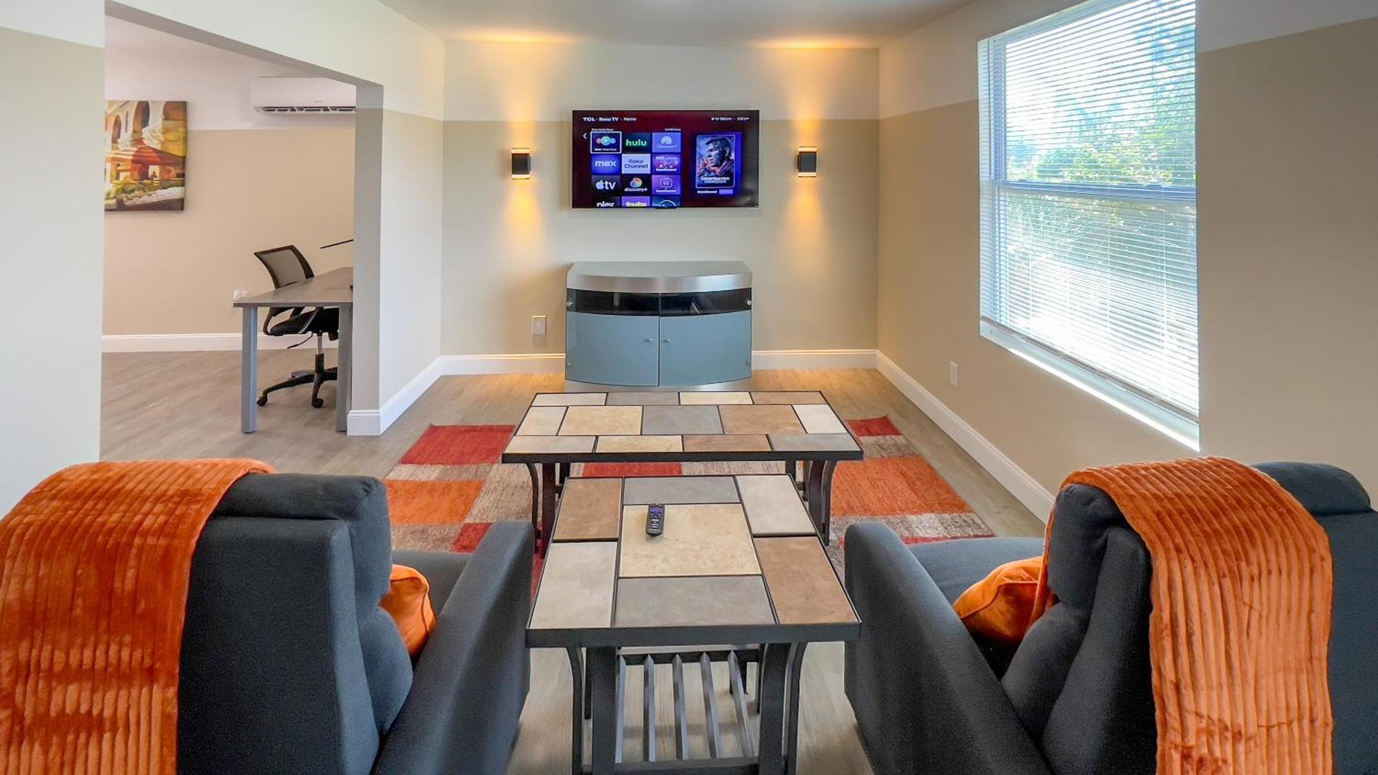 White Orchid Apartments 麥爾茲堡 外观 照片